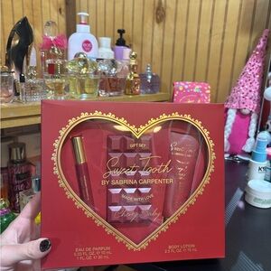 Sweet Tooth by Sabrina Carpenter Gift Set - Red